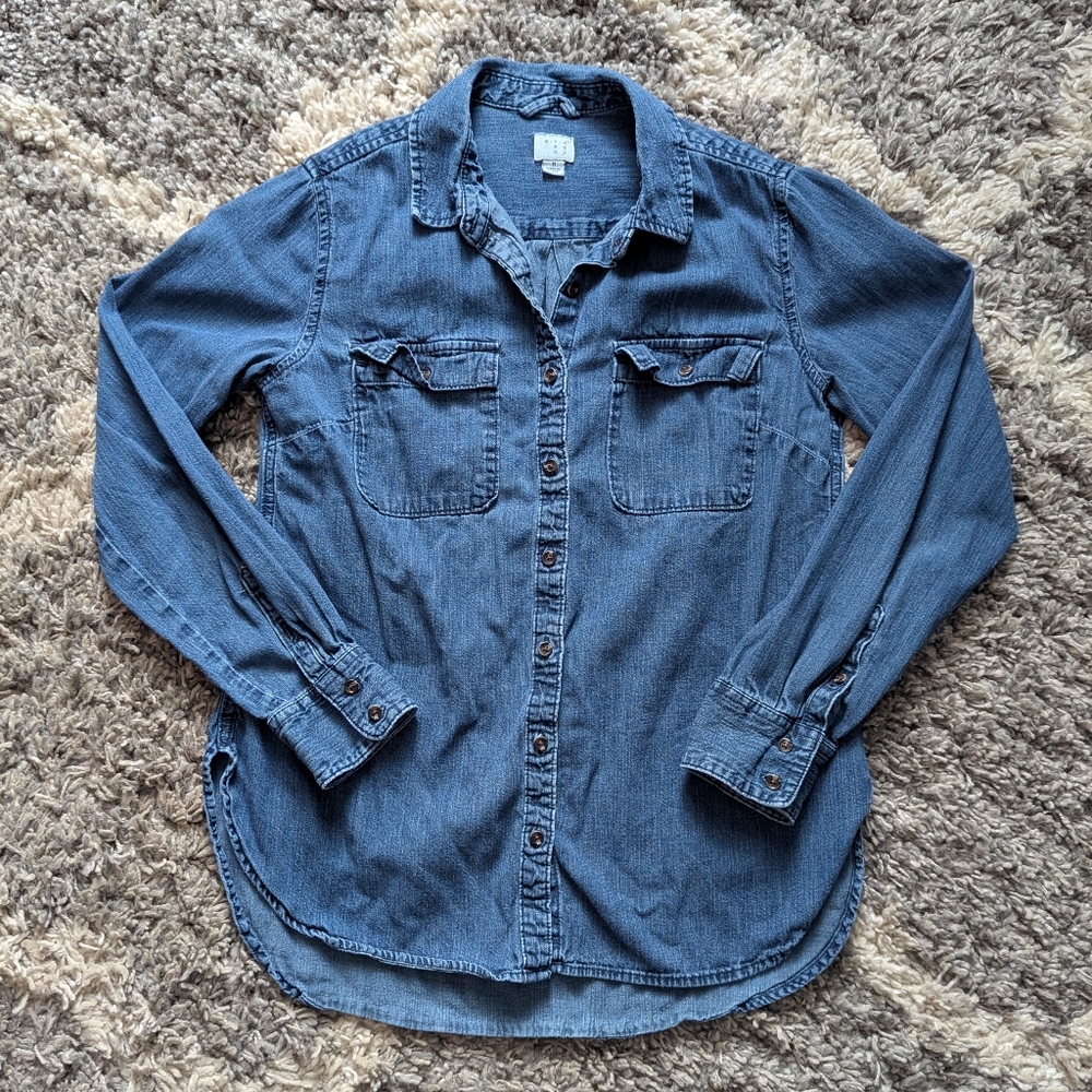 Blue Denim Button-down Shirt Size M
